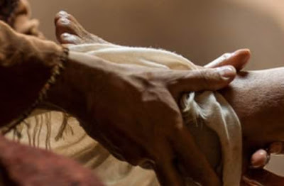 005 jesus washes feet