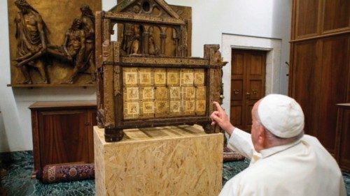 Papa-Francesco-e-la-Cattedra
